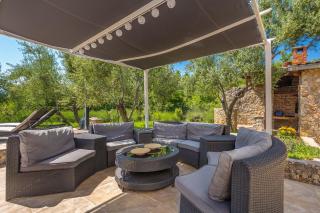 Holiday Home OLIVE GARDEN - Brzac - 1