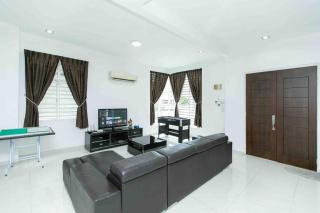 Georgetown Bungalow Pool table 5BR 20pax - Tanjung Bungah - 9