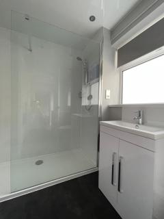Cosy & Comfortable Apartment w/Parking - Worksop - 2