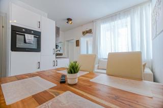 AusZeit Steiraland 7 mit überdachten Balkon und Parkplatz - Judendorf - 7