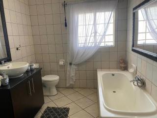 Zacks Country Stay - 1