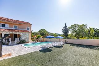 Holiday House Laetitia with pool - Banjevci - 9