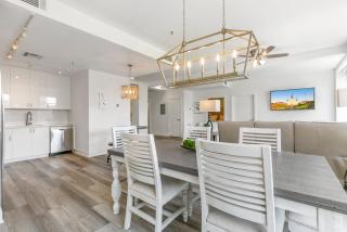 Luxury 4 bedroom condo - Short Walk to Bourbon Street - New Orleans - 1