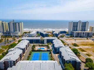 Sweet Caroline Remodeled with Partial Ocean View and Oceanfront Pool - Myrtle Beach - 0