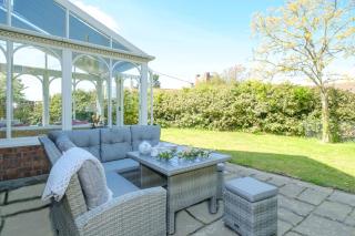 9 The Coastguards - 9