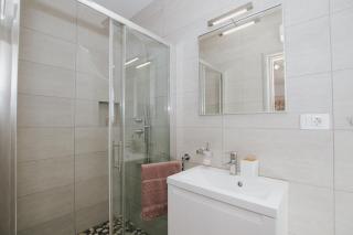 Royal Blue House 1 - 3