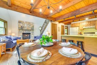 Traditional Blakeslee Chalet Deck and Lake Access! - 4