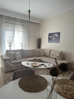 Arya Guesthouse - Polygryos - 9