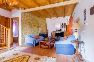 Porto Rafti Family 4BD Maisonette with Garden - Porto Rafti - 0