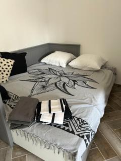 Charmant Studio dans villa - jardin privatif . - La Seyne-sur-Mer - 6
