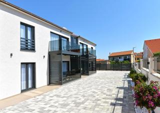 APART M top apartments close to the center - Murter - 8