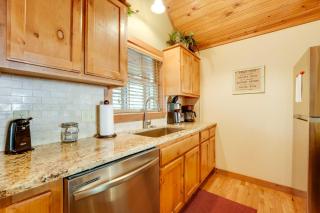 Screened Deck Cozy Branson West Cabin! - 1