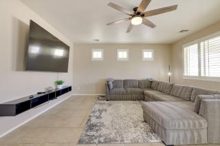 Pool, Fire Pit: Luxe Family Home in Goodyear - 4