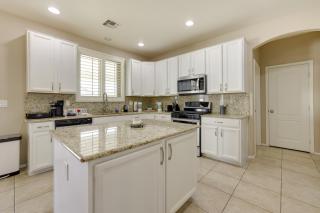 Pool, Fire Pit: Luxe Family Home in Goodyear - 1