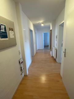 Große Ferienwohnung für Gruppen und Familien bis 8 Personen mit Balkon - Erfurt - 8