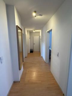 Große Ferienwohnung für Gruppen und Familien bis 8 Personen mit Balkon - Erfurt - 7
