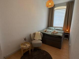 Große Ferienwohnung für Gruppen und Familien bis 8 Personen mit Balkon - Erfurt - 5
