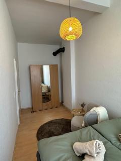Große Ferienwohnung für Gruppen und Familien bis 8 Personen mit Balkon - Erfurt - 2