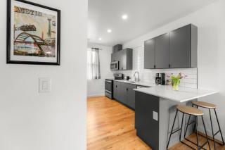 Modern Condo with Parking - A - 2