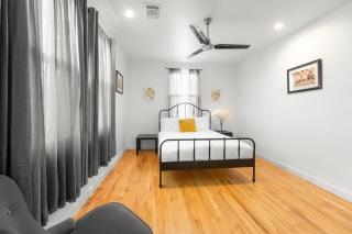 Modern Condo with Parking - A - 7