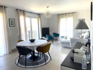 BELLA CRUZ 66 m2 prestations premium, wifi, balcon, parking avec borne de recharge électrique, plage Prieuré, Commerces - 5