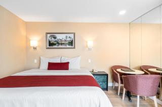 Hotel Bromont - 4