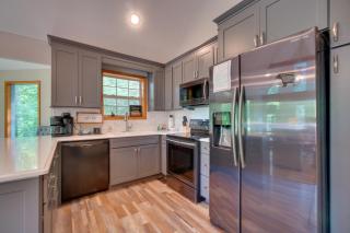 Hillside Happiness Cabin 9 Mi to Pigeon Forge! - 2