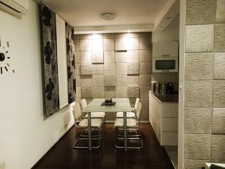 FamilyHouse - 9