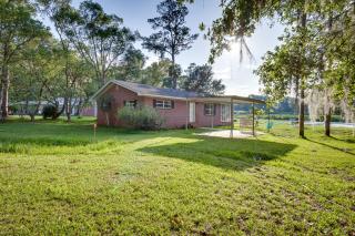 Near Kayak Launch Riverfront Home in Sanford! - 8