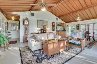 Near Kayak Launch Riverfront Home in Sanford! - Sanford - 7