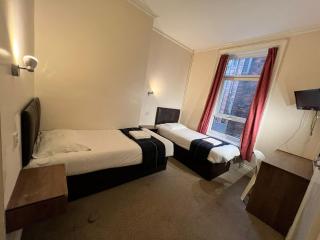 Green Gables Hotel - 9