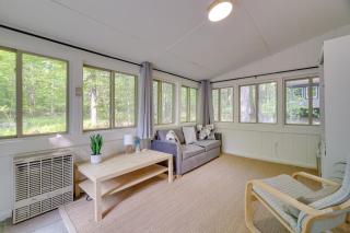 1 Block to Lake Poconos Getaway with Fire Pit! - 3