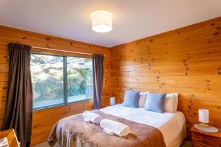 Moa Cottage in Oneroa Village - 2