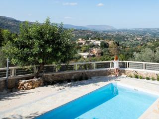 Prinus Country Retreat Apokoronas, heated pool, 13km from the sea - Embrósneros - 7