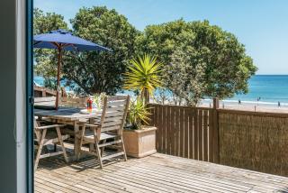 Onetangi Waterfront Bach - Coast & Country - 2
