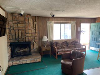 Ponderosa Lodge - 1
