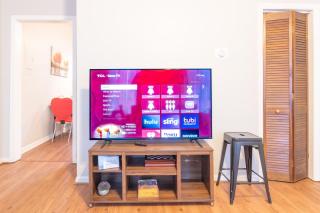Sunny Sweetheart-Front Apartment near Riverwalk - Columbus - 7