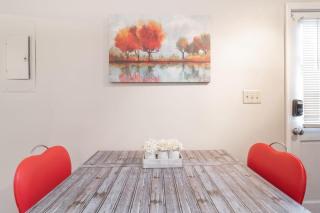 Sunny Sweetheart-Front Apartment near Riverwalk - Columbus - 1