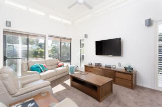 1 of 9 Douglas Road - Cowes - 9