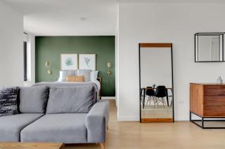 Tribeca Studio w Pool Roofdeck Gym View NYC-273 - 8