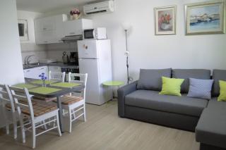 Charming villa with sea view and swimming pool - 4