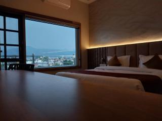 Dreamy Desert Hotel - 1