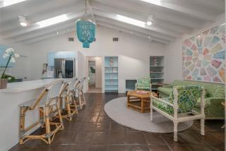 Extravagant Palm Beach Pool Oasis! Sleeps 8! - West Palm Beach - 6