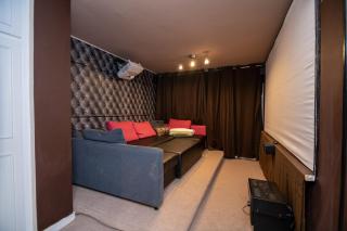Charming GEM II 2BD 2BA Retreat - London - 2