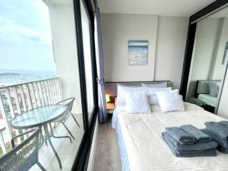 The Base Central PATTAYA Long Balcony King-Bed with Infinity Pool & Free Netflix - Pattaya (centre) - 0