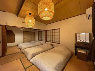 Guest House Yachi-So 下田民泊 ビーチまで徒歩13分 近くにスーパー レストラン 100均 ソウルバー 13 minutes walk to the beach! Nearby 7-11 Supermarkets, various Restaurants, 100 yen shops, and Exciting Bar! - 0