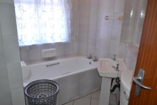See Uitsig 12 - Uvongo Beach - 9