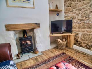 Knocker Cottage is a 3 bedroom made up of 1 double bedroom and 2 small double bedrooms in small village 10 min to beaches - 1