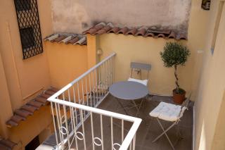 Cozy Hideaway: Serenity, Charm & Athenian Delights - 2