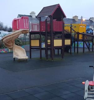 No 14 Holiday Village House, Sneem, 4 bedrooms - 9